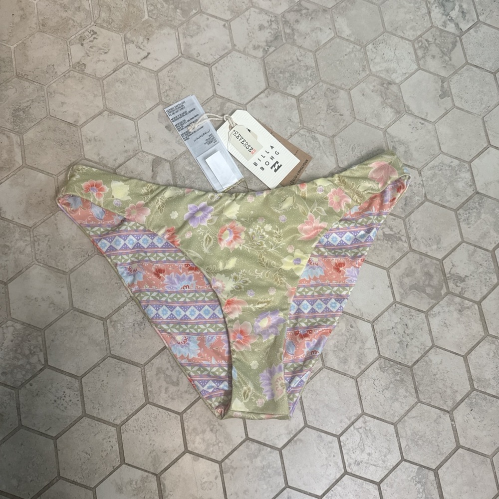 Billabong Feelin Peaceful Reversible Bondi Bikini Bottoms Large NWT